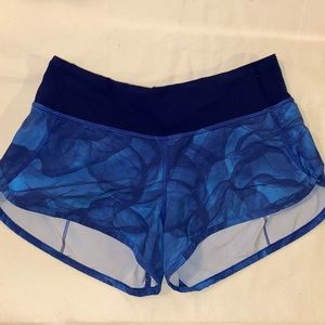 Lululemon speed up shorts in blue print
